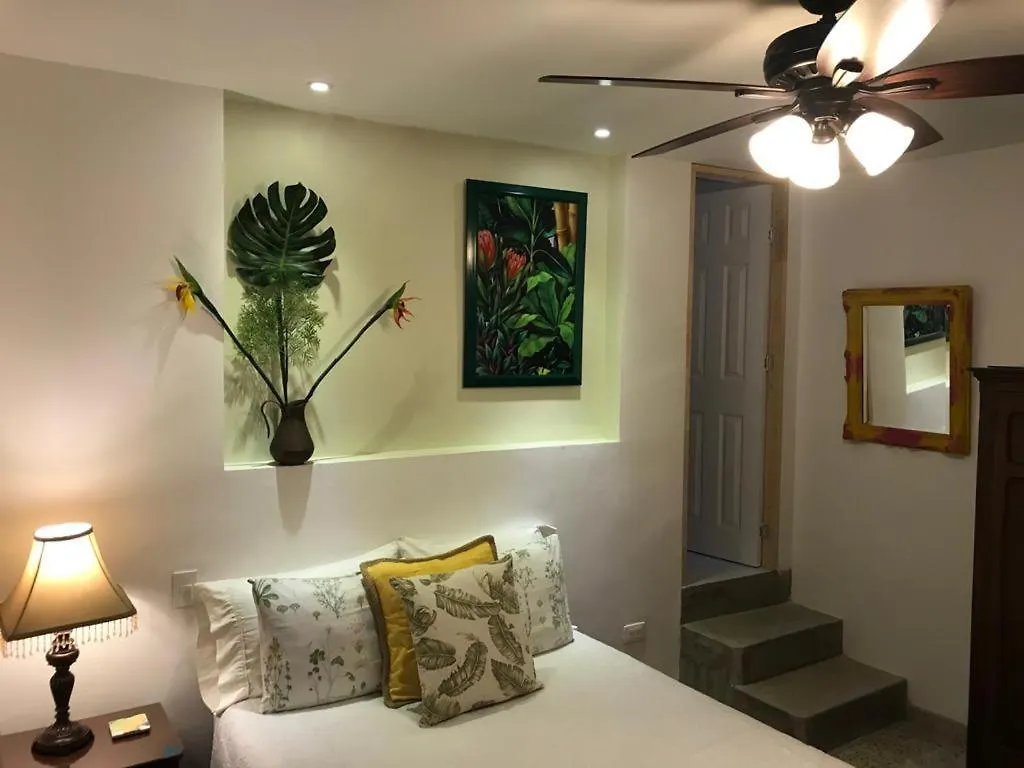 Hotel Magic Garden House Cali Pensjonat